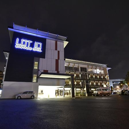 Lot 10 Boutique Hotel Kuching Exterior foto